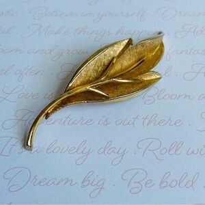 BSK Vintage Gold Leaf Brooch Pin 3" L